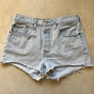 Levis Women's 501 Light Wash Denim Jean Shorts Size W30